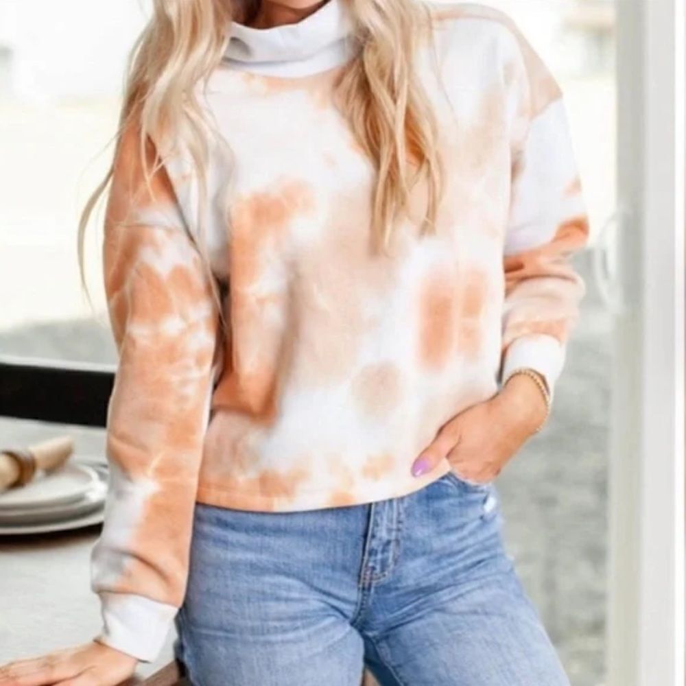 NWT Socialite Tie Dye Mockneck Sweatshirt sz L